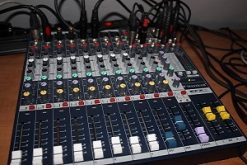 Bàn mixer Soundcraft EFX 8